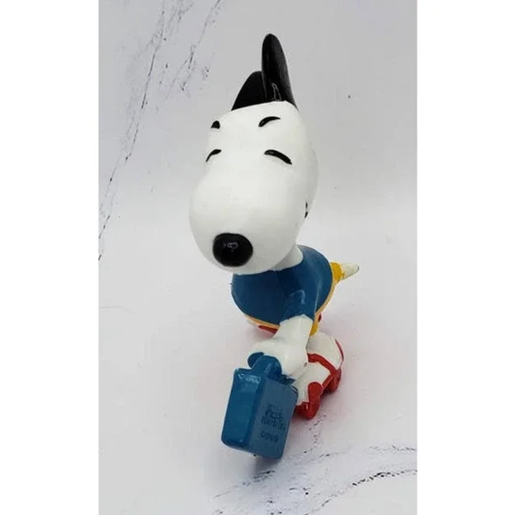 Snoopy Roller Skating with Briefcase Peanuts Toy Figurine - Picture 2 of 8